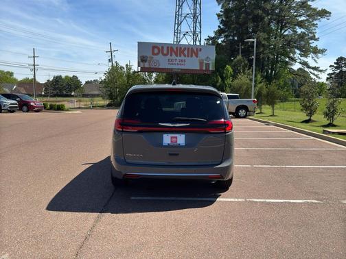 2025 Chrysler Pacifica L