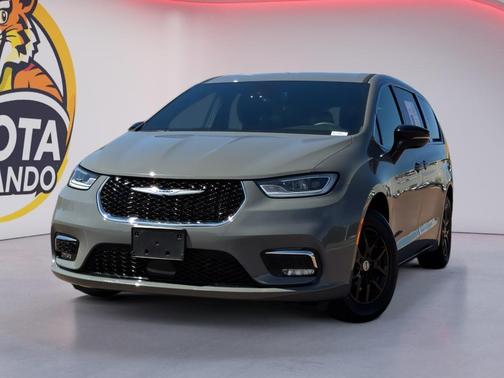 2025 Chrysler Pacifica L