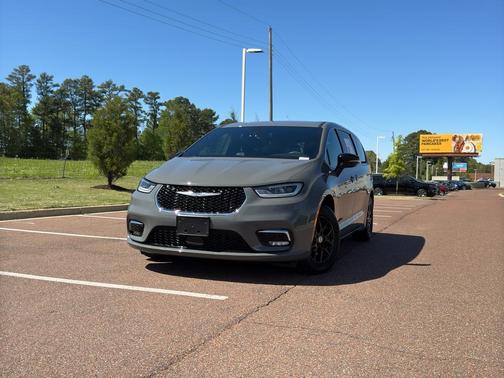 2025 Chrysler Pacifica L
