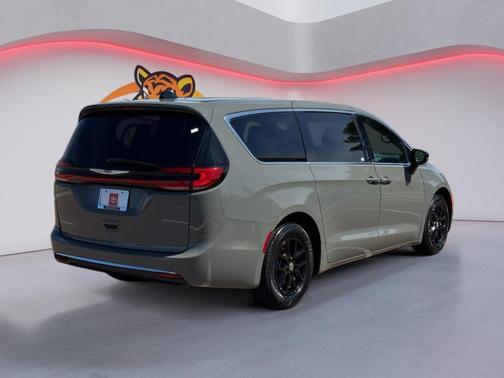 2025 Chrysler Pacifica L