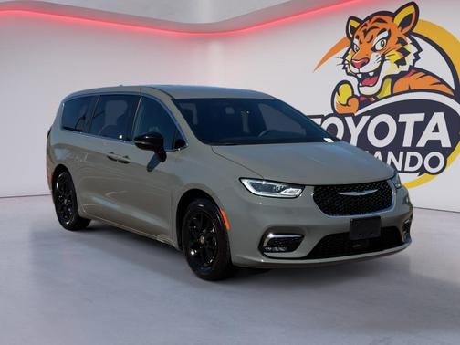 2025 Chrysler Pacifica L