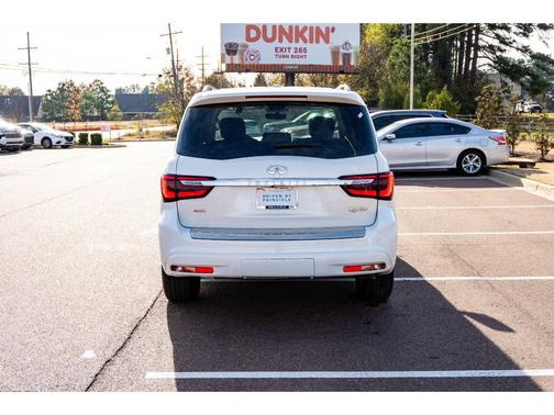 2024 INFINITI QX80 Luxe