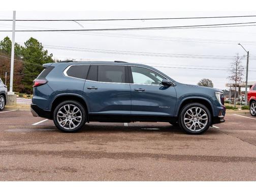 2024 GMC Acadia Denali