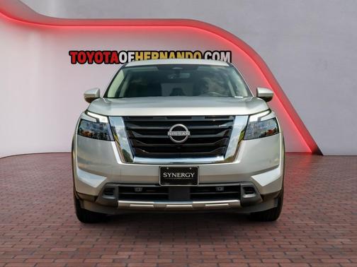 Brilliant Silver Metallic 2025 Nissan Pathfinder SL FWD