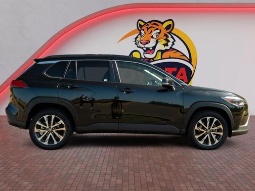 Jet Black 2025 Toyota Corolla Cross XLE