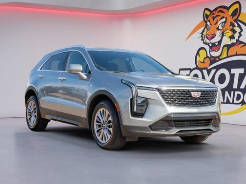 Argent Silver Metallic 2025 Cadillac XT4 Premium Luxury