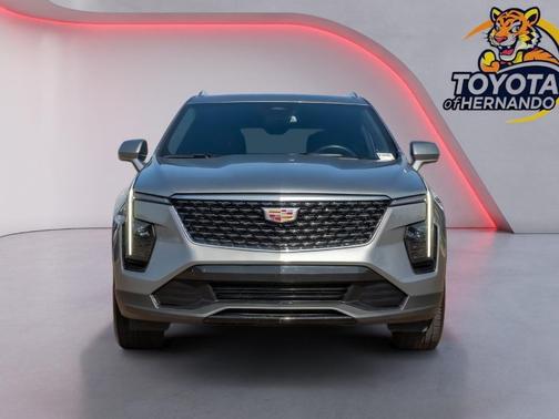 Argent Silver Metallic 2025 Cadillac XT4 Premium Luxury