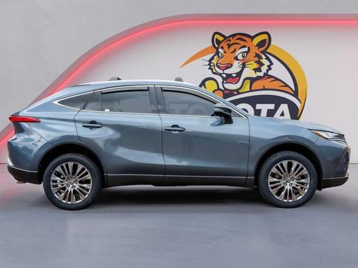 2022 Toyota Venza XLE