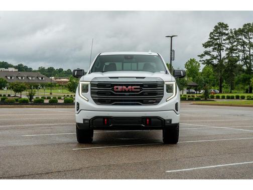 Summit White 2024 GMC Sierra 1500 AT4