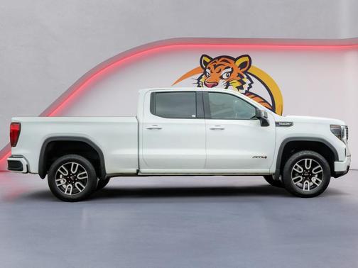 Summit White 2024 GMC Sierra 1500 AT4