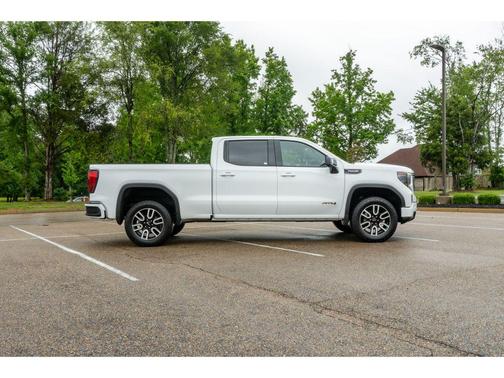 Summit White 2024 GMC Sierra 1500 AT4