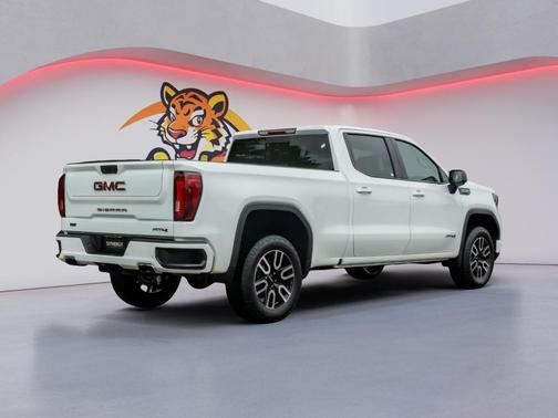 Summit White 2024 GMC Sierra 1500 AT4