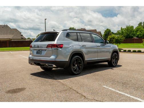 Pyrite Silver Metallic 2023 Volkswagen Atlas 3.6L SE w/Technology