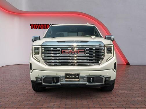 White Frost Tricoat 2023 GMC Sierra 1500 Denali