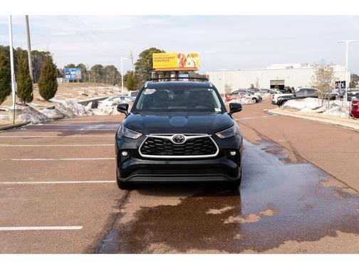 2025 Toyota Highlander Hybrid XLE