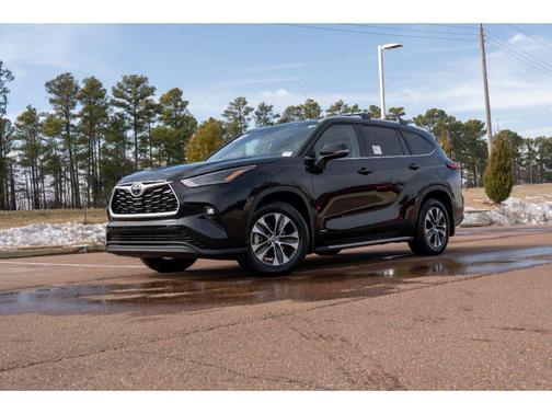 2025 Toyota Highlander Hybrid XLE