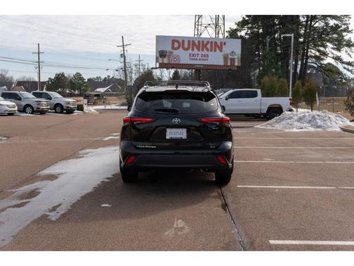 2025 Toyota Highlander Hybrid XLE