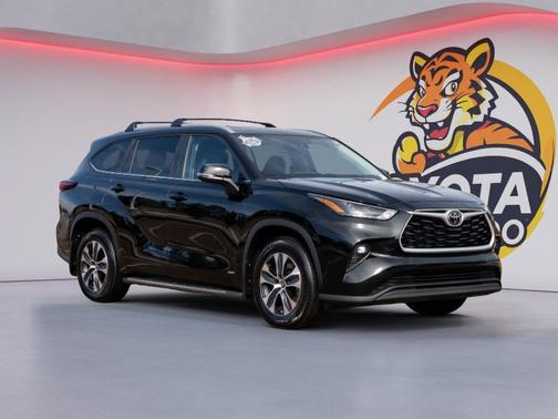 2025 Toyota Highlander Hybrid XLE