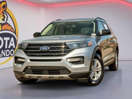 Iconic Silver Metallic 2020 Ford Explorer XLT