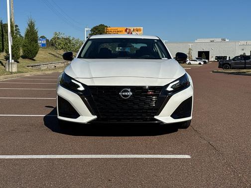 2024 Nissan Altima SR FWD