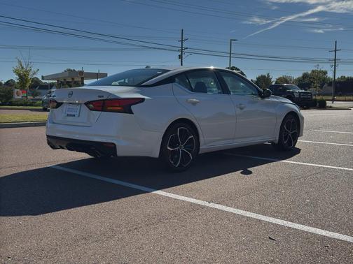 2024 Nissan Altima SR FWD