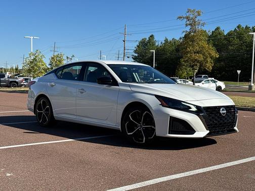 2024 Nissan Altima SR FWD