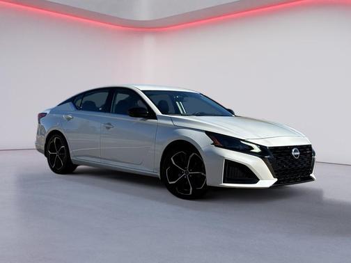 2024 Nissan Altima SR FWD