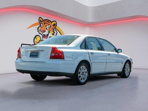 Ice White 2005 Volvo S80 2.5T
