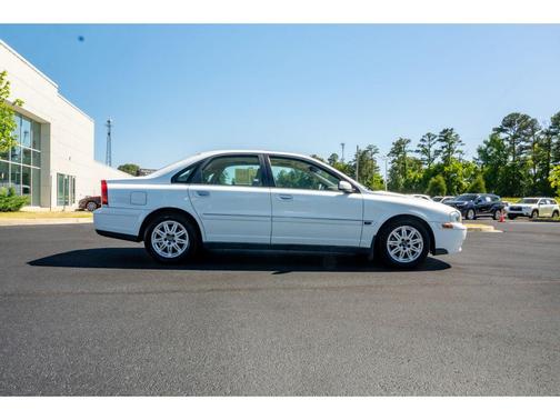 Ice White 2005 Volvo S80 2.5T
