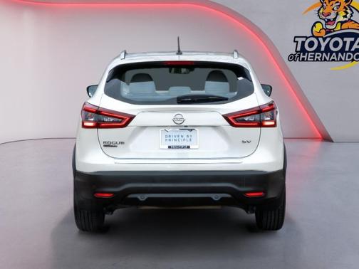 2020 Nissan Rogue Sport SV