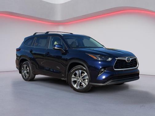 2025 Toyota Highlander Hybrid XLE