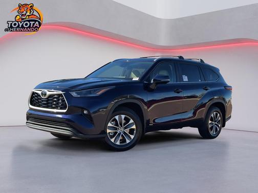 2025 Toyota Highlander Hybrid XLE