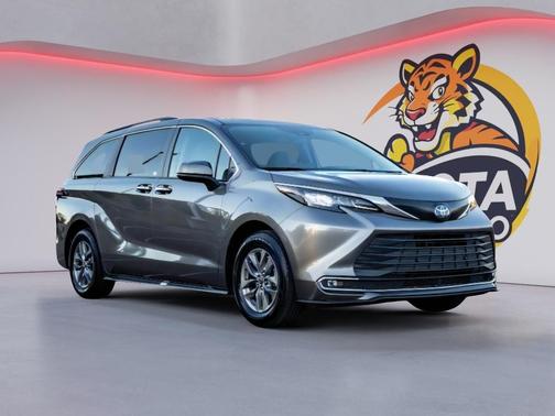 2024 Toyota Sienna XLE