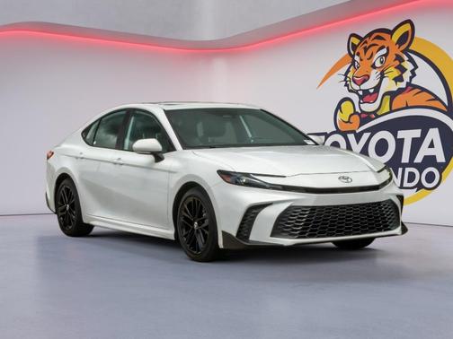 Ice Cap 2025 Toyota Camry SE
