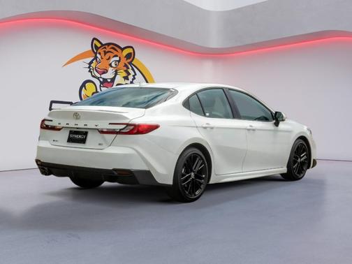 Ice Cap 2025 Toyota Camry SE
