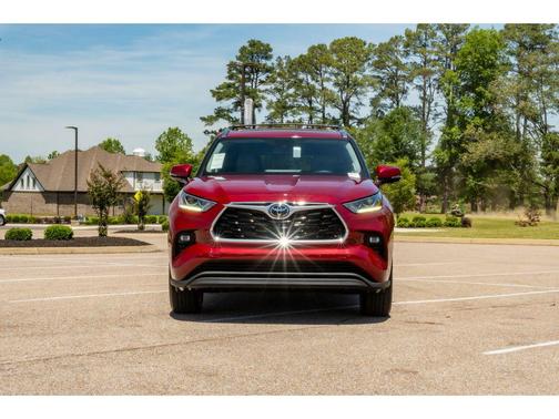 Ruby Flare Pearl 2026 Toyota Highlander Hybrid Limited