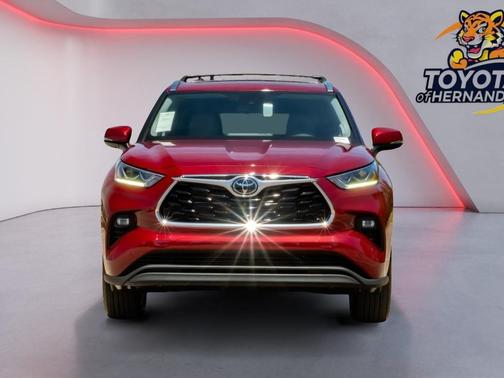 Ruby Flare Pearl 2026 Toyota Highlander Hybrid Limited