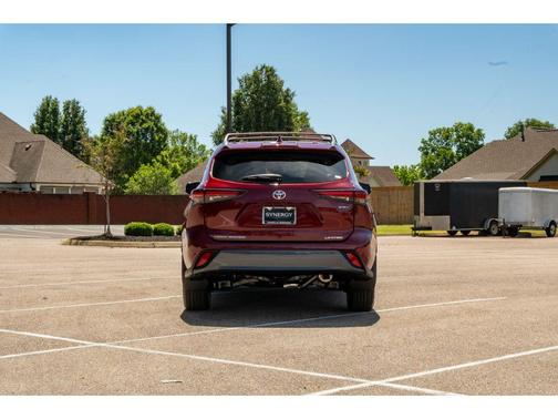 Ruby Flare Pearl 2026 Toyota Highlander Hybrid Limited