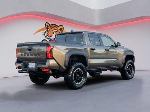 2026 Toyota Tacoma Hybrid TRD Off Road