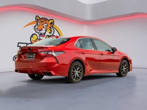 Supersonic Red 2022 Toyota Camry SE