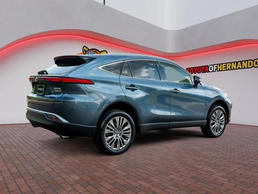 Coastal Gray Metallic 2021 Toyota Venza Limited