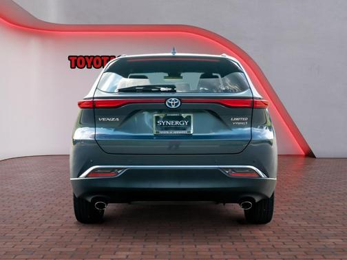 Coastal Gray Metallic 2021 Toyota Venza Limited