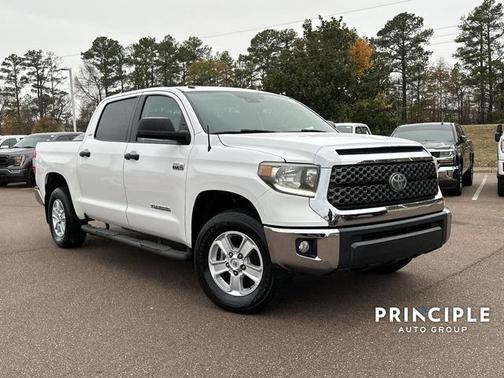 Super White 2018 Toyota Tundra SR5