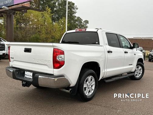 Super White 2018 Toyota Tundra SR5