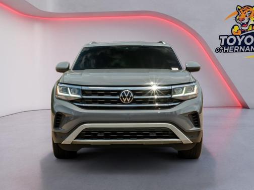 Pure Gray 2023 Volkswagen Atlas Cross Sport 2.0T SEL