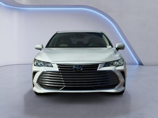 2022 Toyota Avalon XLE