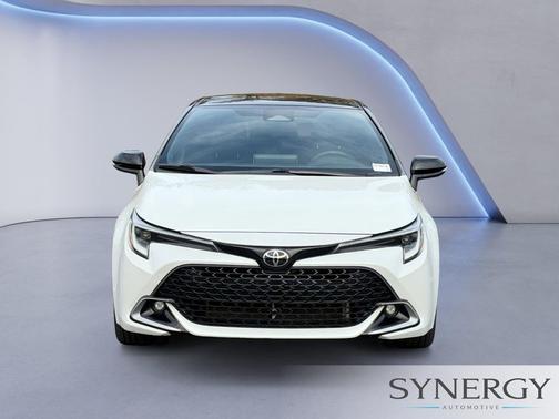 Wind Chill Pearl/Midnight Black Metallic 2023 Toyota Corolla XSE
