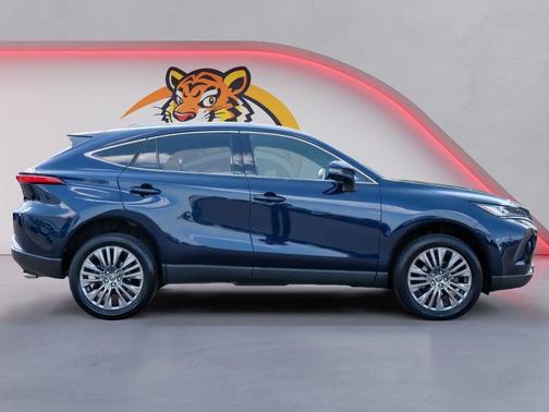 2022 Toyota Venza XLE