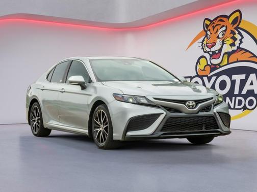 Celestial Silver Metallic 2022 Toyota Camry SE