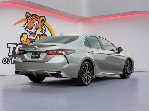 Celestial Silver Metallic 2022 Toyota Camry SE